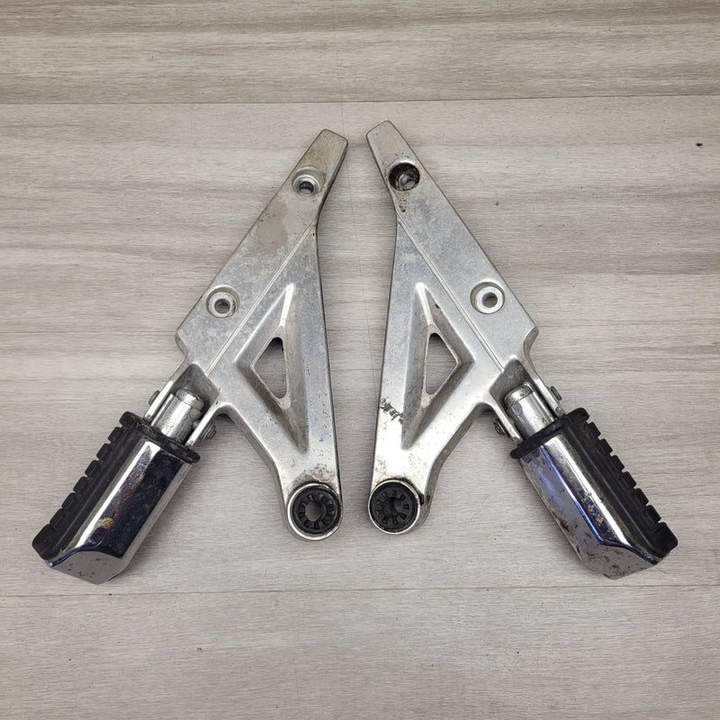VF500C Magna Pssenger pegs and mounts by Motor Morgue