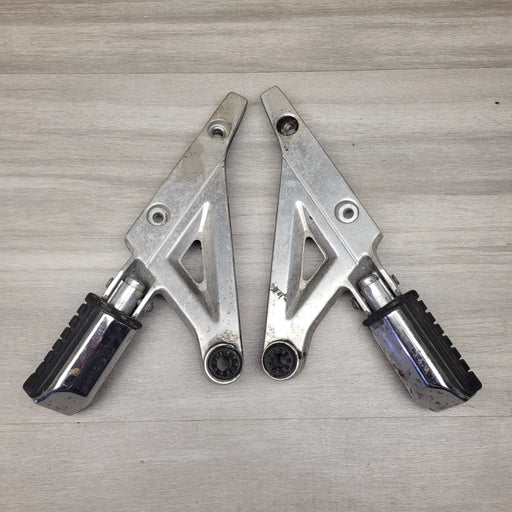 VF500C Magna Pssenger pegs and mounts by Motor Morgue