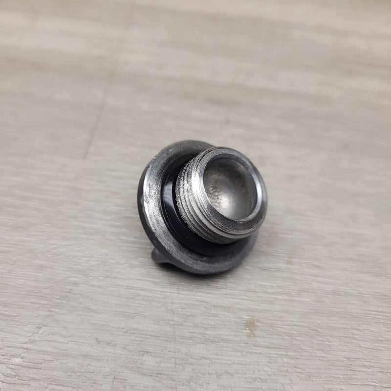 GT250R EFI Oil filler cap by Motor Morgue