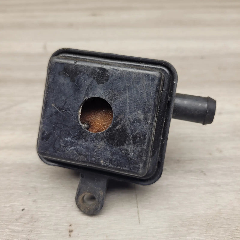 GSF250 Bandit (GJ74A) breather box by Motor Morgue
