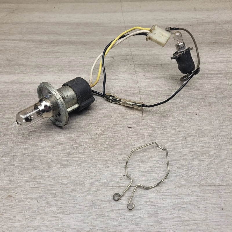 GN125H Headlight bulb wiring and retainer by Motor Morgue