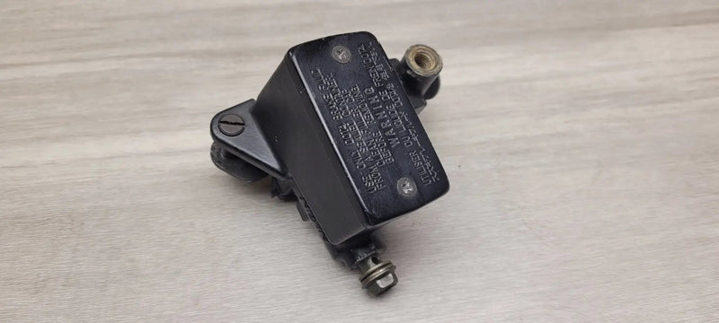 GSF250V Front brake master cylinder by Motor Morgue