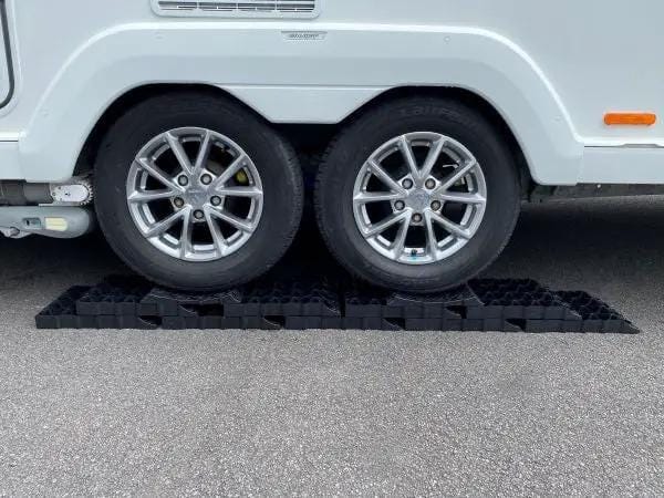 RVS Milenco Twin Axle Stacka Level Set Milenco Twin Axle Stacka Level Set