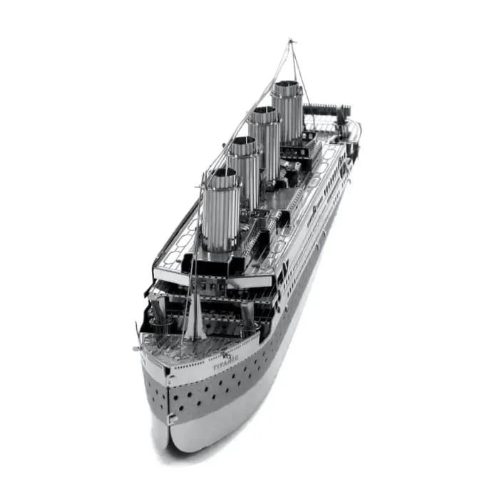 Titanic by 9eight5